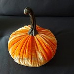 INIFILM Mini-Samt-Kürbis 10,9 cm künstlicher Kürbis-Stoff Kürbisse Ernte Kürbisse künstliches Gemüse für Halloween Erntedankfest Herbst-Dekor