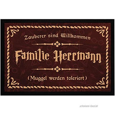 SpecialMe® Fußmatte mit Namen Familie Spruch Zauberer sind Willkommen Muggle Werden toleriert rutschfest & waschbar weiß 60x40cm